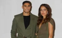 Hiba Abouk, enceinte, affiche son ventre rond