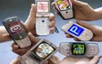 Le mobile et Internet cartonnent, le fixe chute
