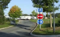 Deux Marocains abandonnés sur une aire de repos en France