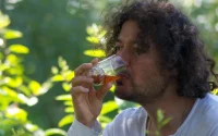 Aziz Sahmaoui, artiste marocain, souhaite obtenir la nationalité algérienne