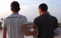 Agression homophobe de Beni Mellal : peine allégée pour les victimes et prison ferme pour les agresseurs (vidéo)