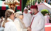 Aïcha El Khattabi, fille d'Abdelkrim El Khattabi, reçue par le roi Mohammed VI (vidéo)