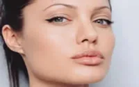 Don de 100.000 dollars d'Angelina Jolie aux réfugiés du Sahara