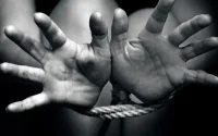 Fès : 4 jeunes femmes attirent, kidnappent et torturent des hommes