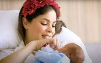 Safae Hbirkou, maman de jumeaux (vidéo)