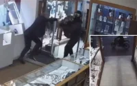 Le braqueur d'une bijouterie tombe nez à nez avec des policiers