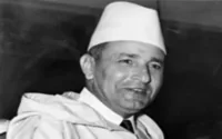 Le père de l'indépendance prend place à Paris