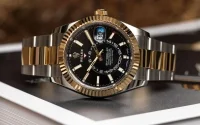 Vol d'une montre de luxe à Casablanca : un avocat en fuite