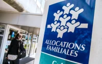 La CAF lui réclame près de 20 000 €, puis sa propre erreur fait basculer l'affaire