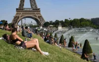 Une masse d'air chaud du Maroc provoque des records de chaleur en France