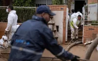 A Valencia, les Marocains travaillent jusqu'à 14 h/j pour remettre la ville en l'état