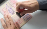 L'Europe met fin aux tampons sur les passeports