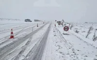 Les fortes chutes de neige paralysent le Maroc