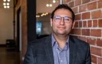 Parti du Maroc, il crée une entreprise au Canada avant son rachat par un géant des médias