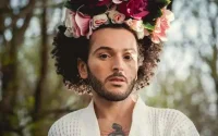 L'artiste Jaouad Alloul évoque son homosexualité et ses extravagances