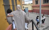 Ils avaient traversé la mer à sept, deux mois plus tard cette Marocaine se retrouve seule avec ses cinq filles