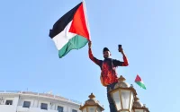 Rabat et Tel-Aviv ouvrent la voie aux ambassades, la rue marocaine se mobilise
