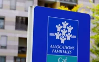 Il déclare ses revenus depuis le Maroc, mais pas son séjour : la CAF lui réclame 6 194 €