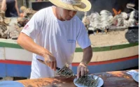 Mohamed fait les meilleures sardines grillées de Malaga