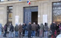 Arrivée sans visa, elle travaille six ans en France et oblige la préfecture à lui donner ses papiers