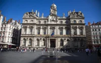 Venue en France comme volontaire, cette Marocaine décroche un CDI… puis reçoit une OQTF