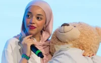 À l'école, elle avait du mal à écrire : cette Marocaine arrive en tête des ventes en Italie